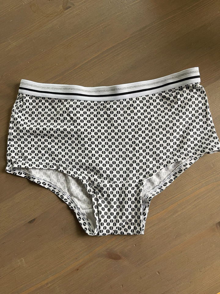 Slip, weiß/gemustert, Gr. ??